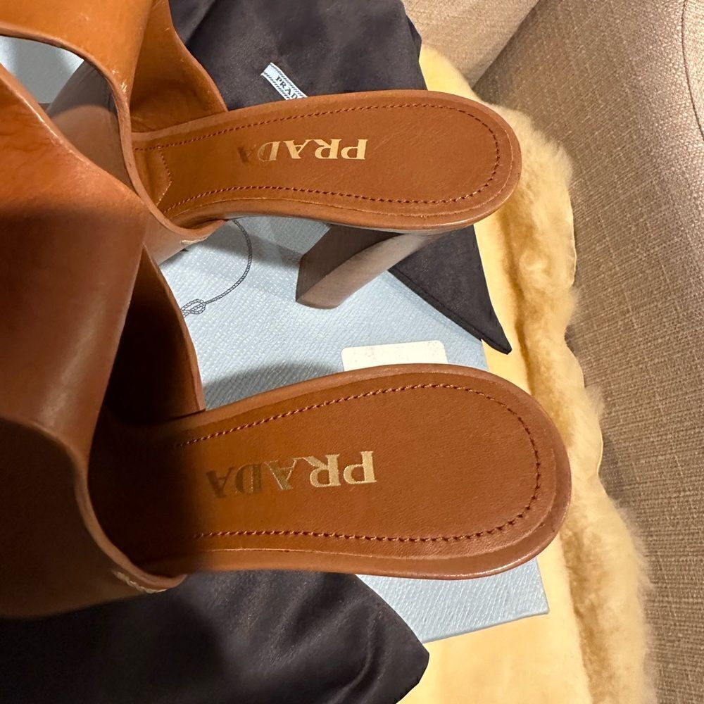 Prada Calzature Donna high heeled patent leather sandals size EU 35, tan NWT - Picture 5 of 13